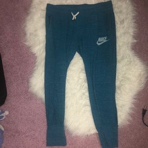 Nike lounge wear